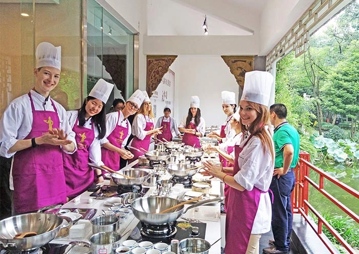 成都美食与熊猫1日游：大熊猫基地+川菜博物馆深度体验